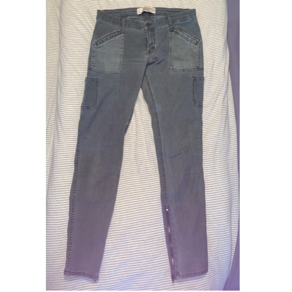 Size 7/28 Holister Army Green Cargo Jeans